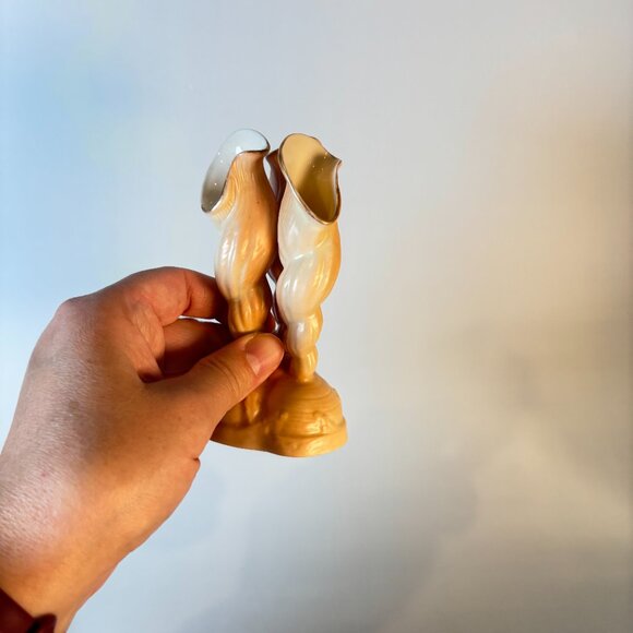 Vintage Pink Shell Shaped Soap, Jewelry or Trinket Dish - Picture 10 of 13